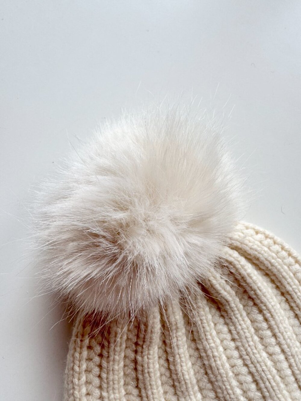 RESTORATION HARDWARE Ivory Wool Cashmere Ribbed Knit Beanie Toque Hat, One Size - Picture 4 of 6